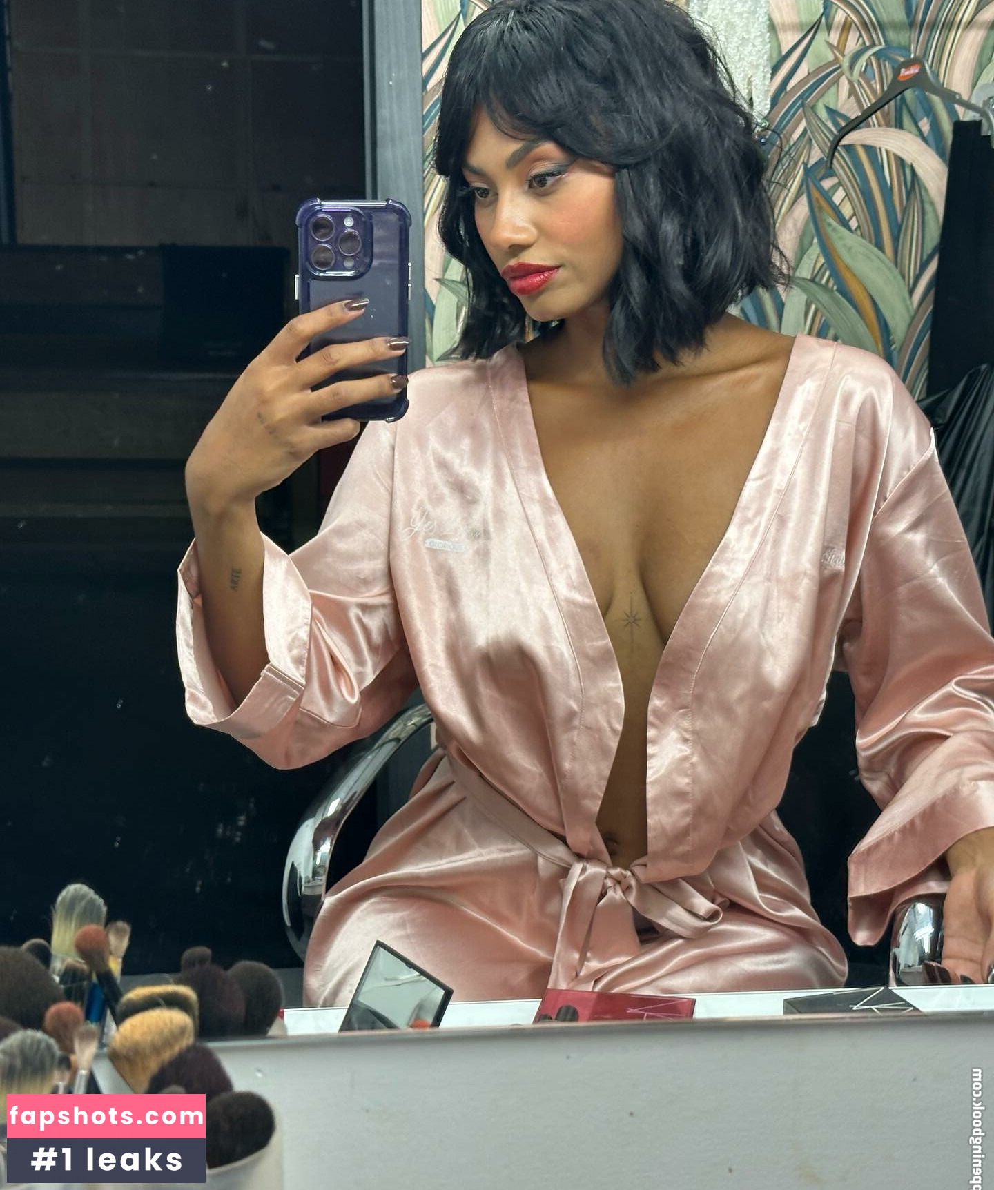 Nia Correia OT gallery photo #16