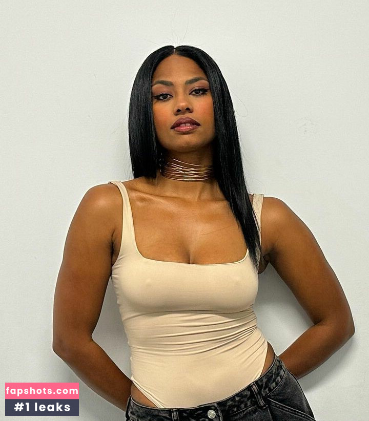 Nia Correia OT gallery photo #21