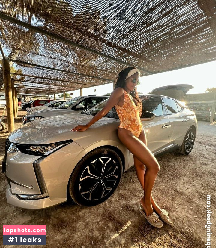 Nia Correia OT gallery photo #24