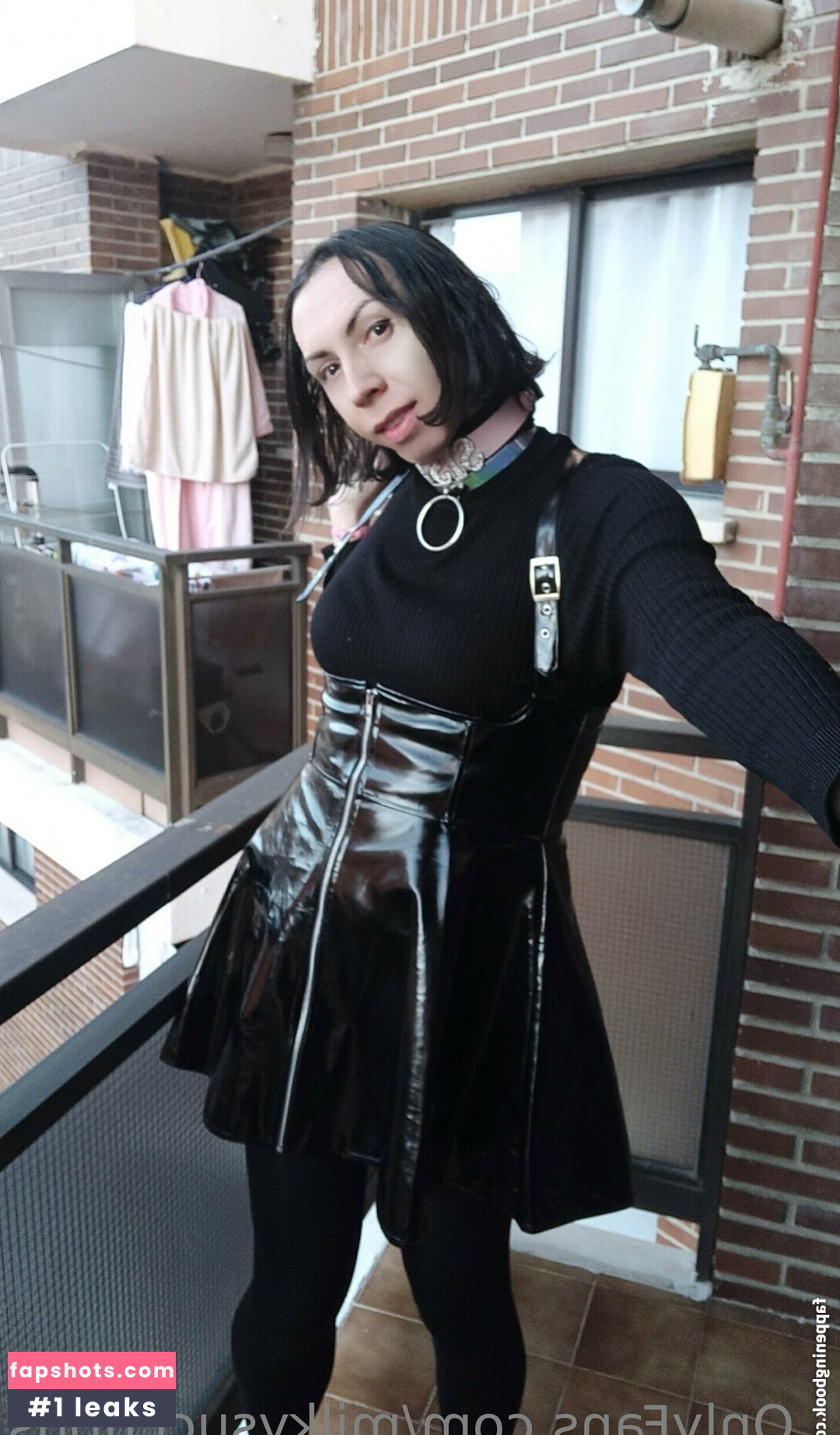 nia_fox gallery photo #8