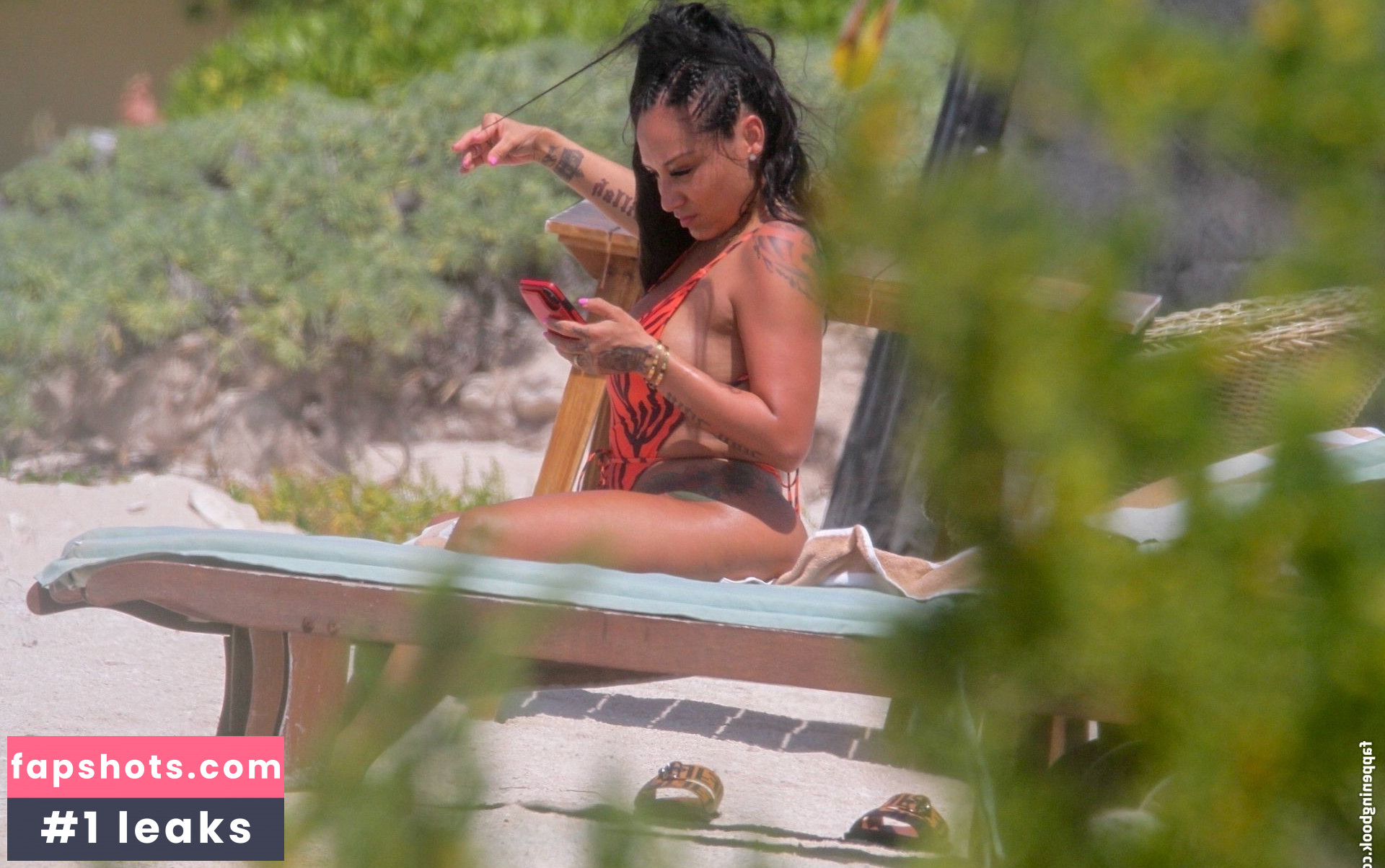 Nia Guzman gallery photo #19