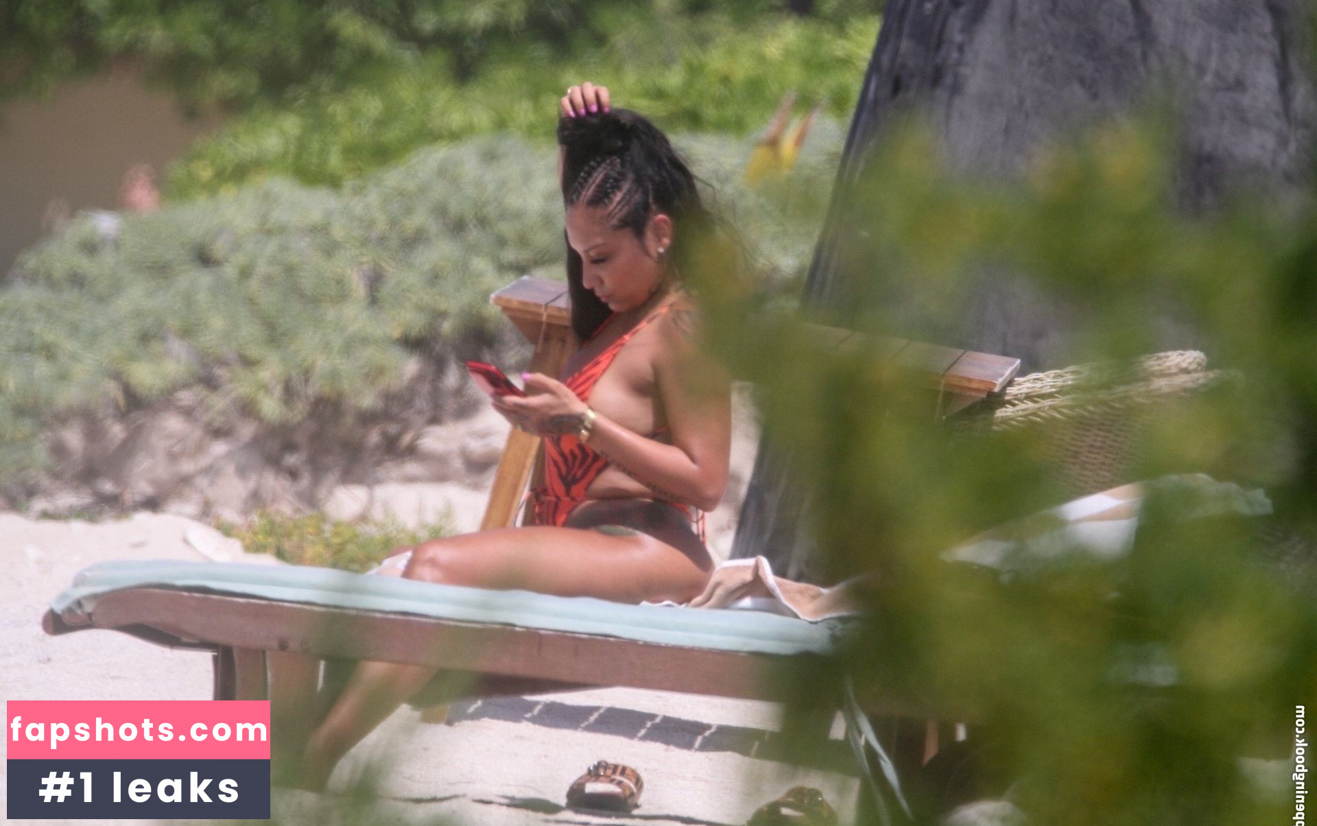 Nia Guzman gallery photo #20