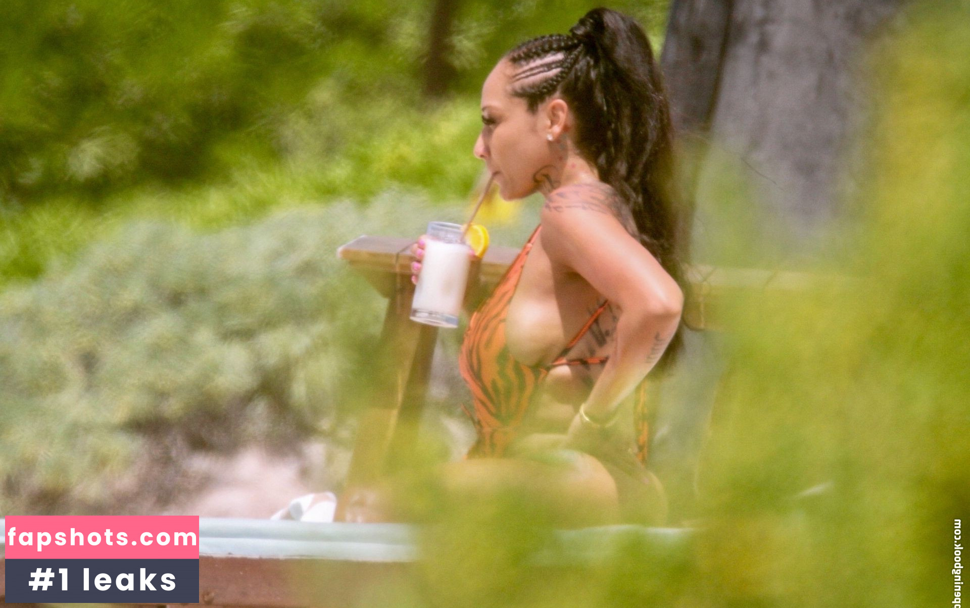 Nia Guzman gallery photo #26