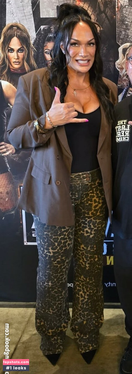 Nia Jax gallery photo #4