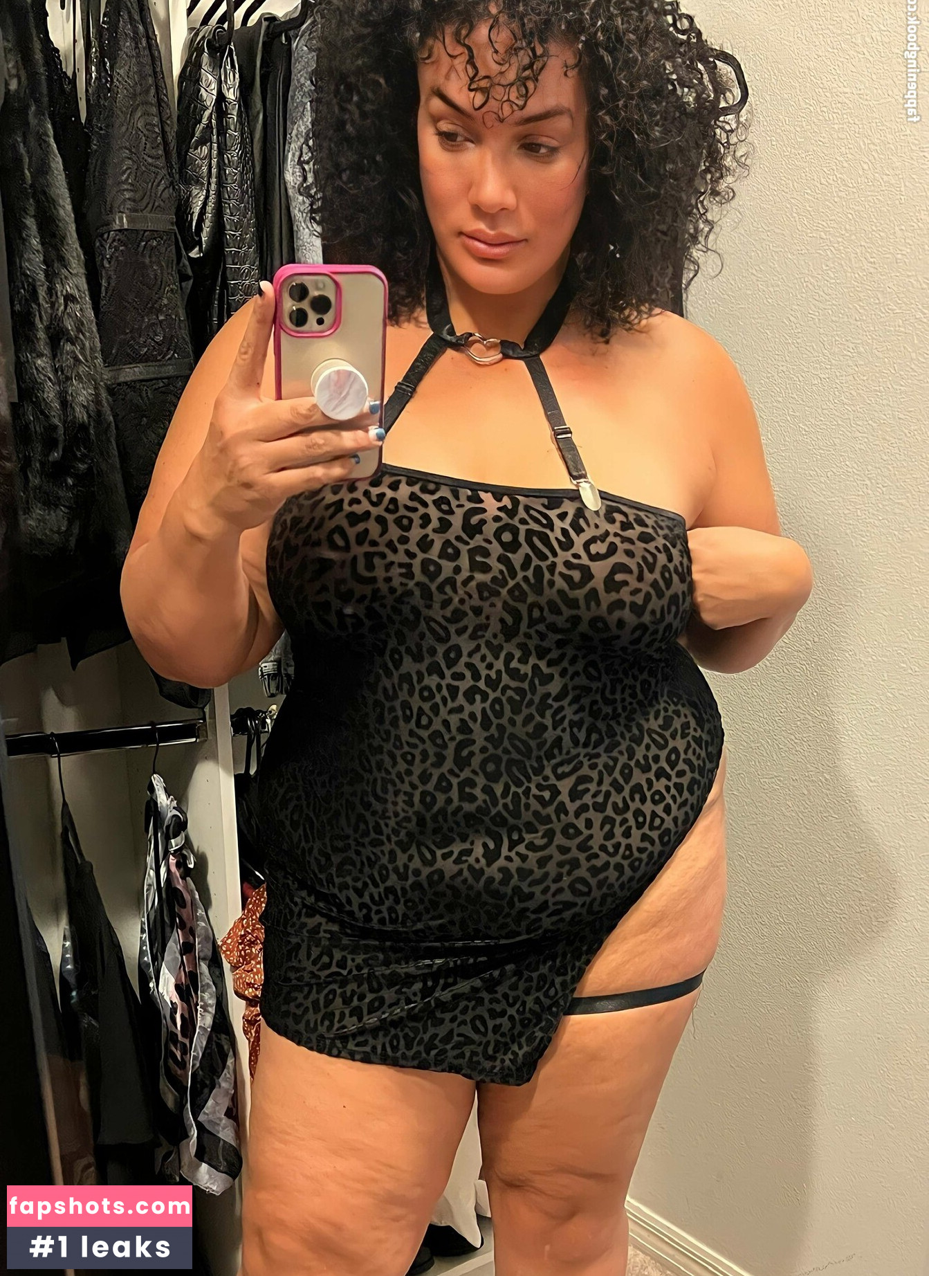 Nia Jax gallery photo #88