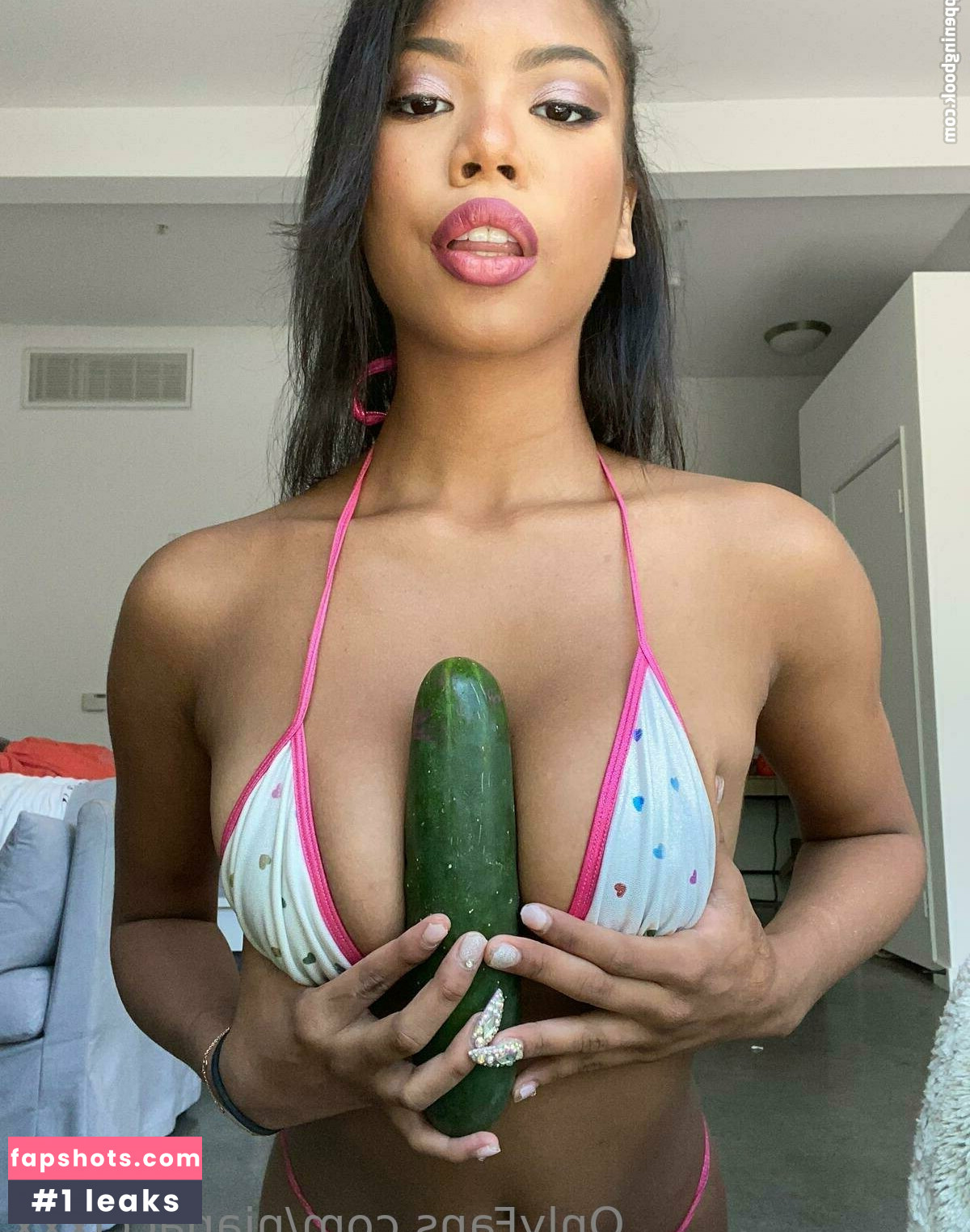 Nia Nacci gallery photo #77