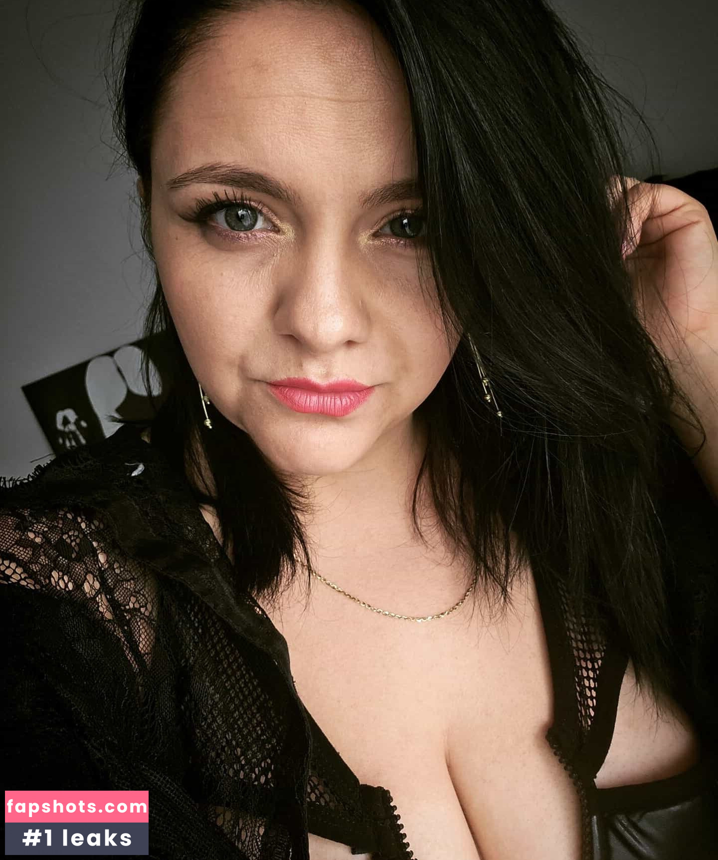 Nia Noir gallery photo #16