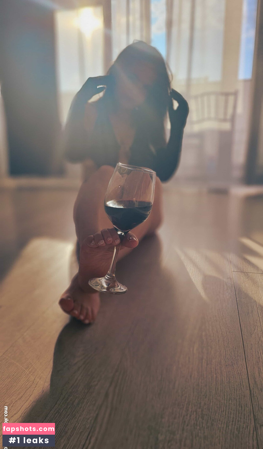 Nia Noir gallery photo #3