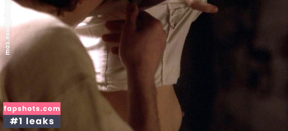 Nia Roberts gallery photo #5