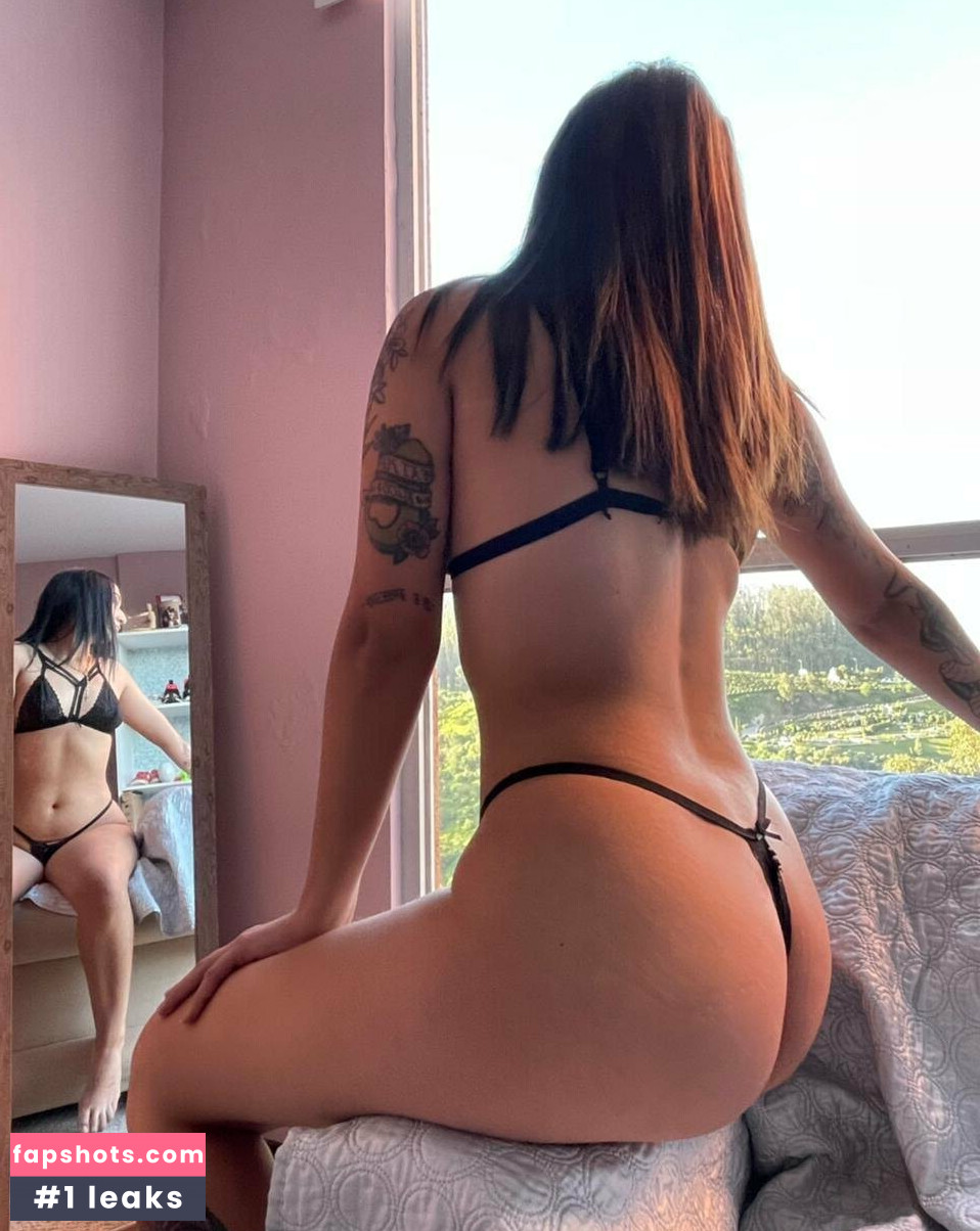 nia_yanyi nude babe gallery