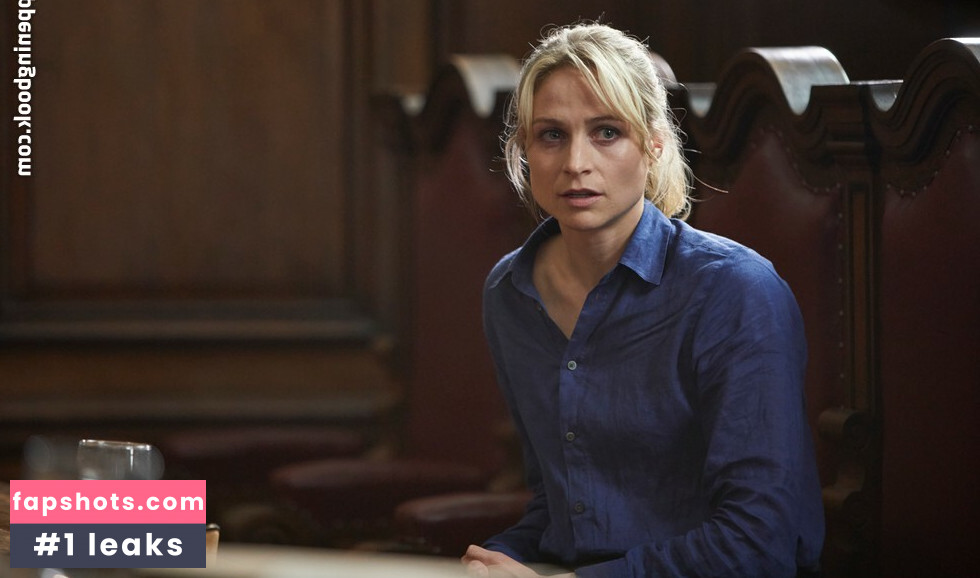 Niamh Algar gallery photo #16