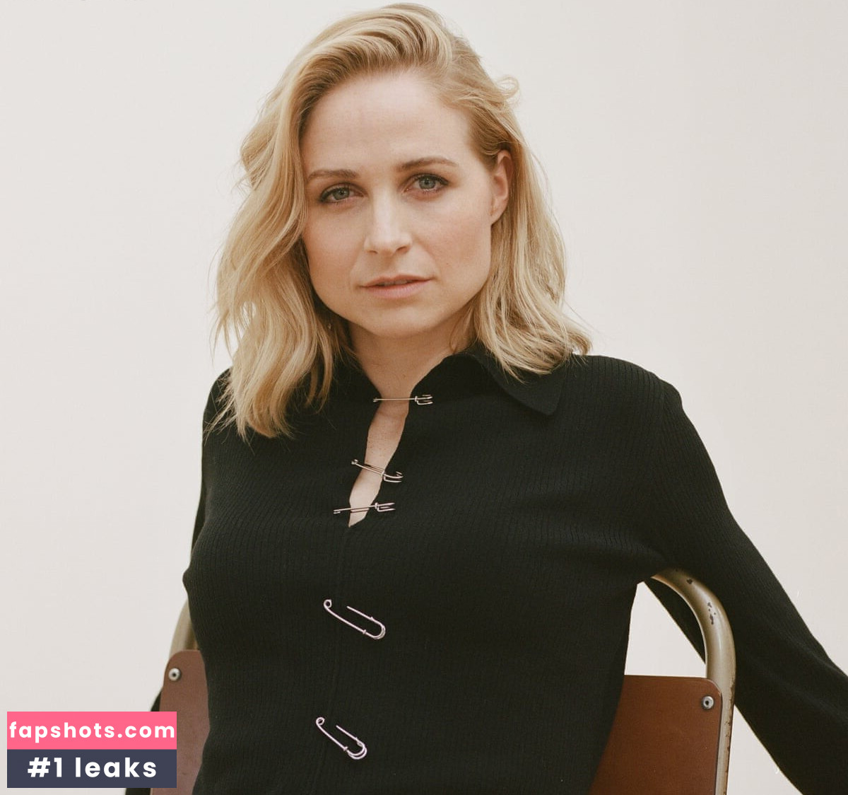 Niamh Algar gallery photo #17