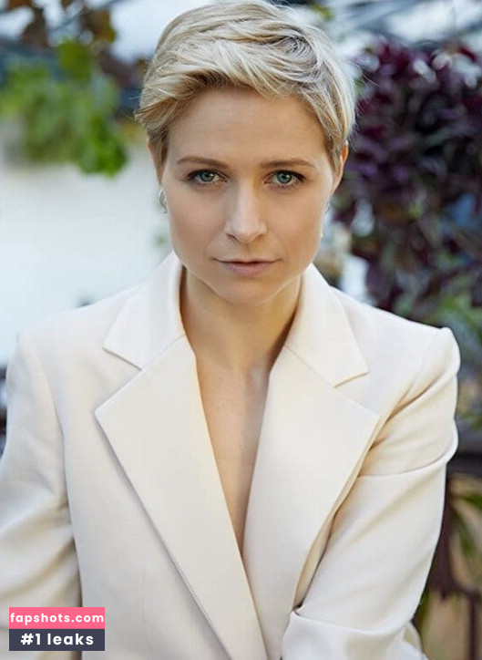 Niamh Algar gallery photo #8