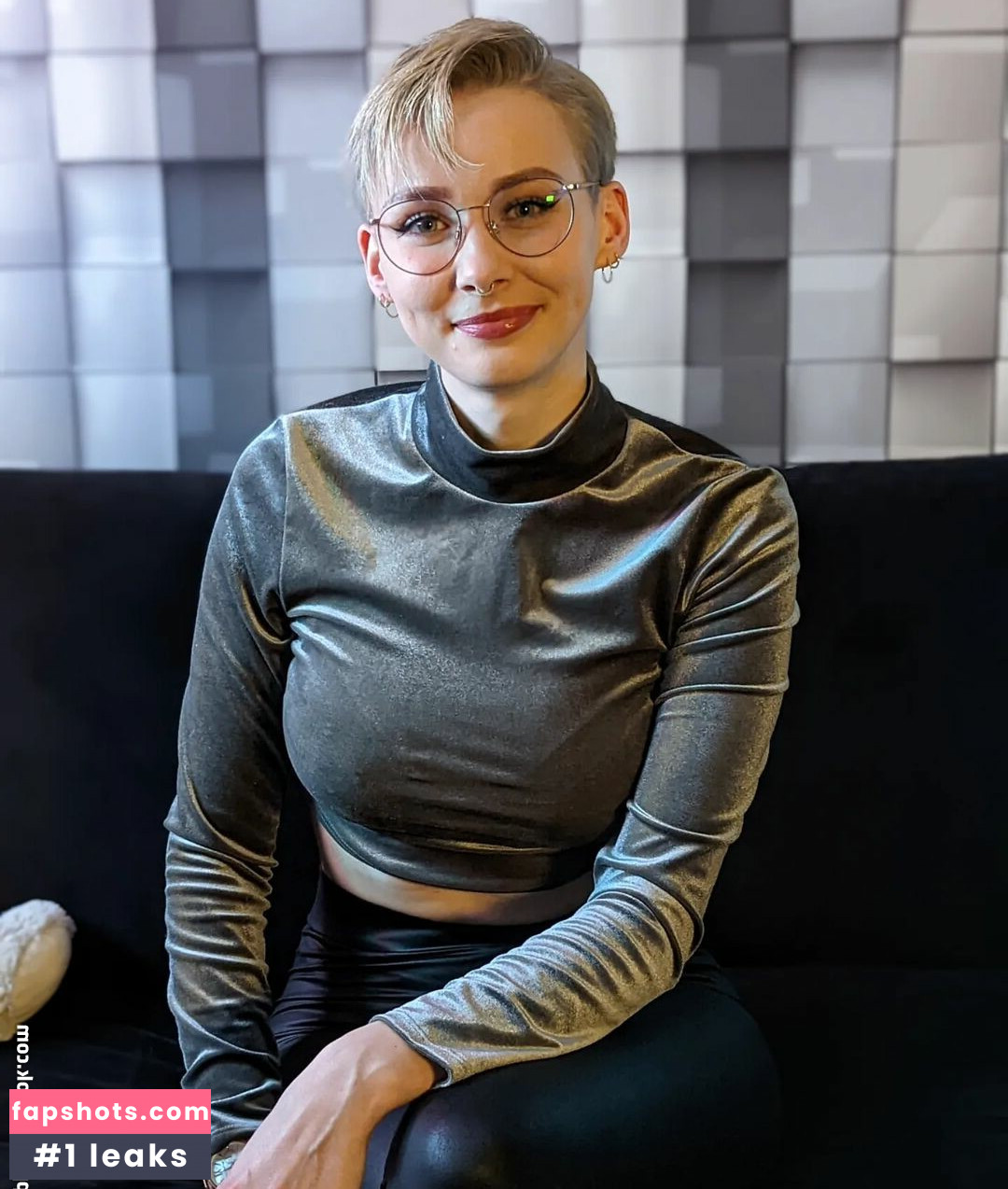 Nicetya nude babe gallery