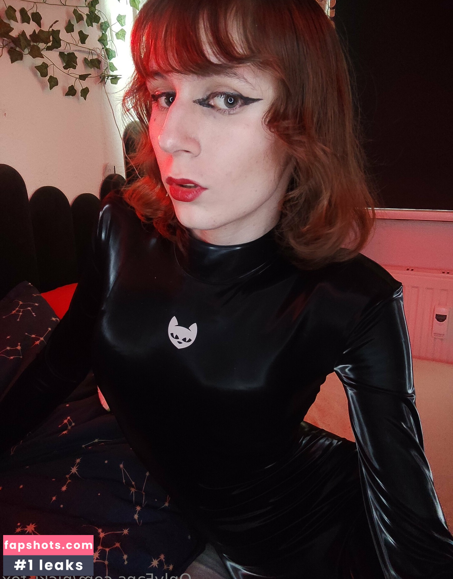 nicki_fox nude babe gallery