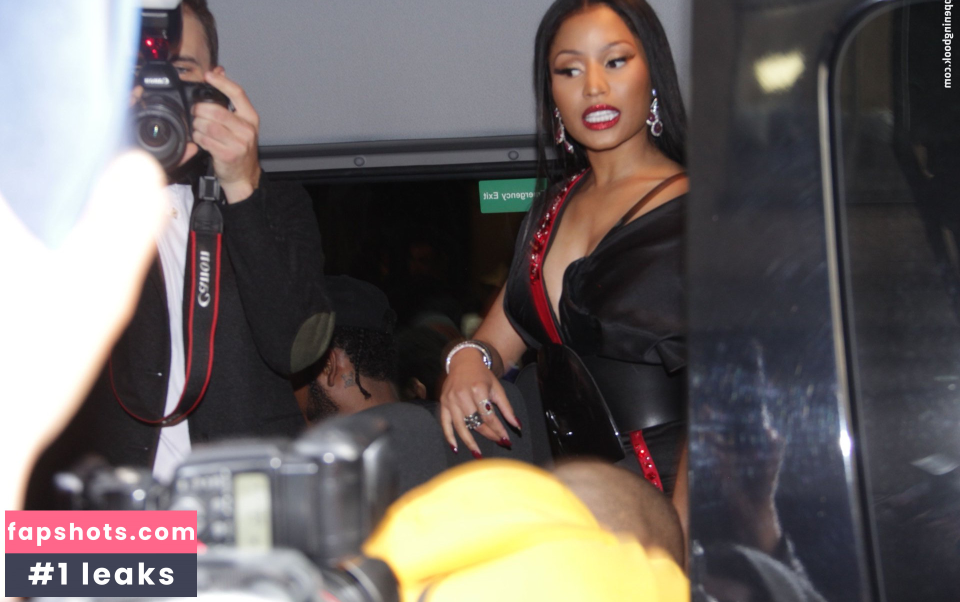 Nicki Minaj gallery photo #1400