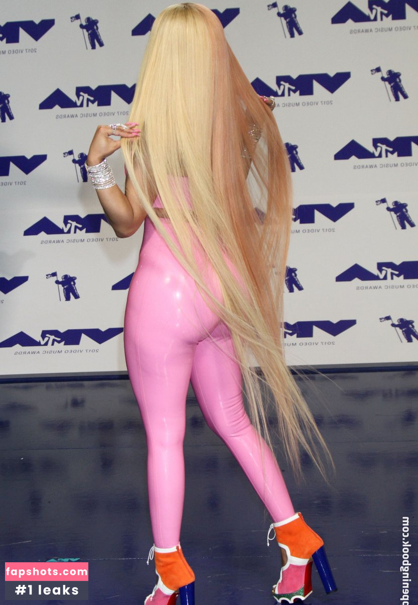 Nicki Minaj gallery photo #1575