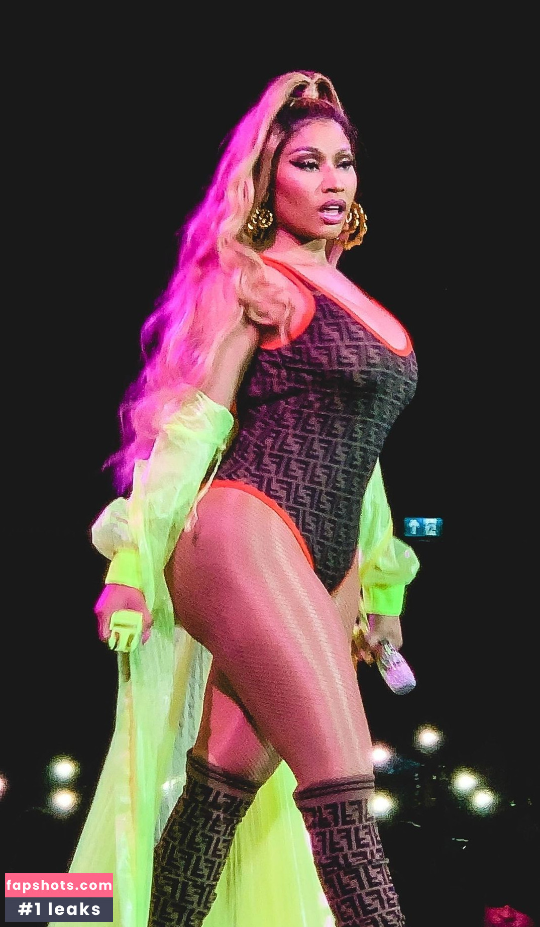 Nicki Minaj gallery photo #783