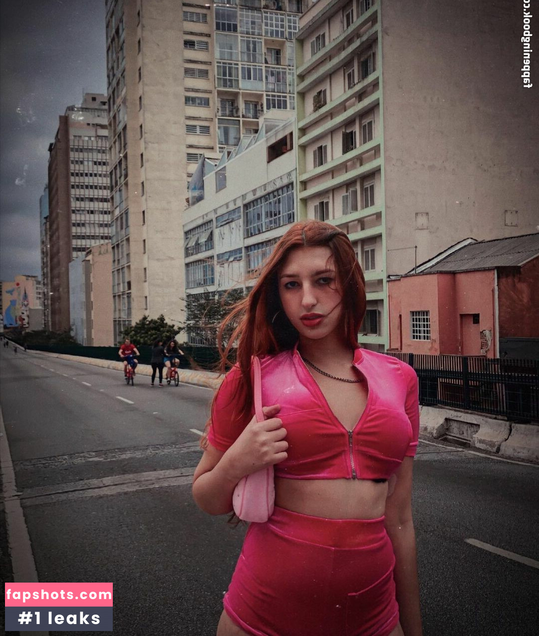 Nicky.Oberlin gallery photo #7