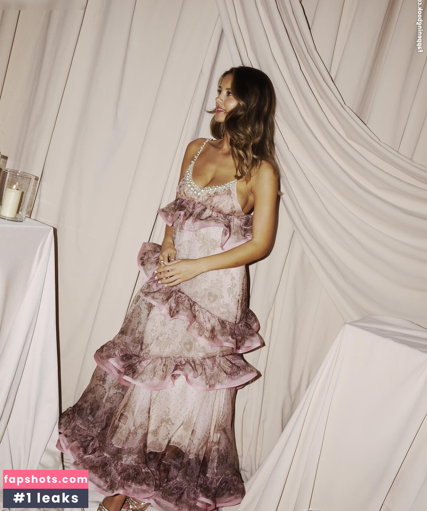 Nicola Cavanis Nahé úniky fotek pouze od fanoušků #104 - Fapshots