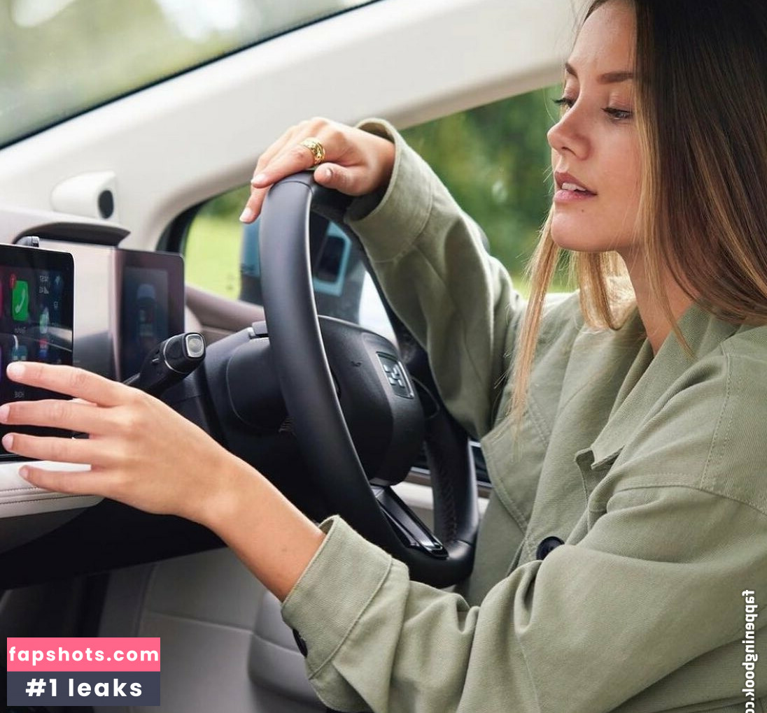 Nicola Cavanis Nahé úniky fotek pouze od fanoušků #1116 - Fapshots