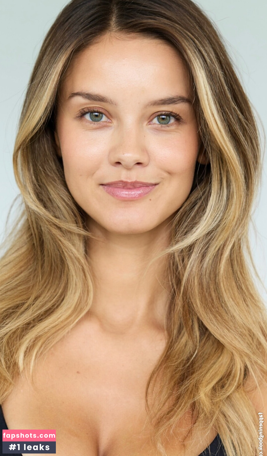 Nicola Cavanis Nahé úniky fotek pouze od fanoušků #16 - Fapshots