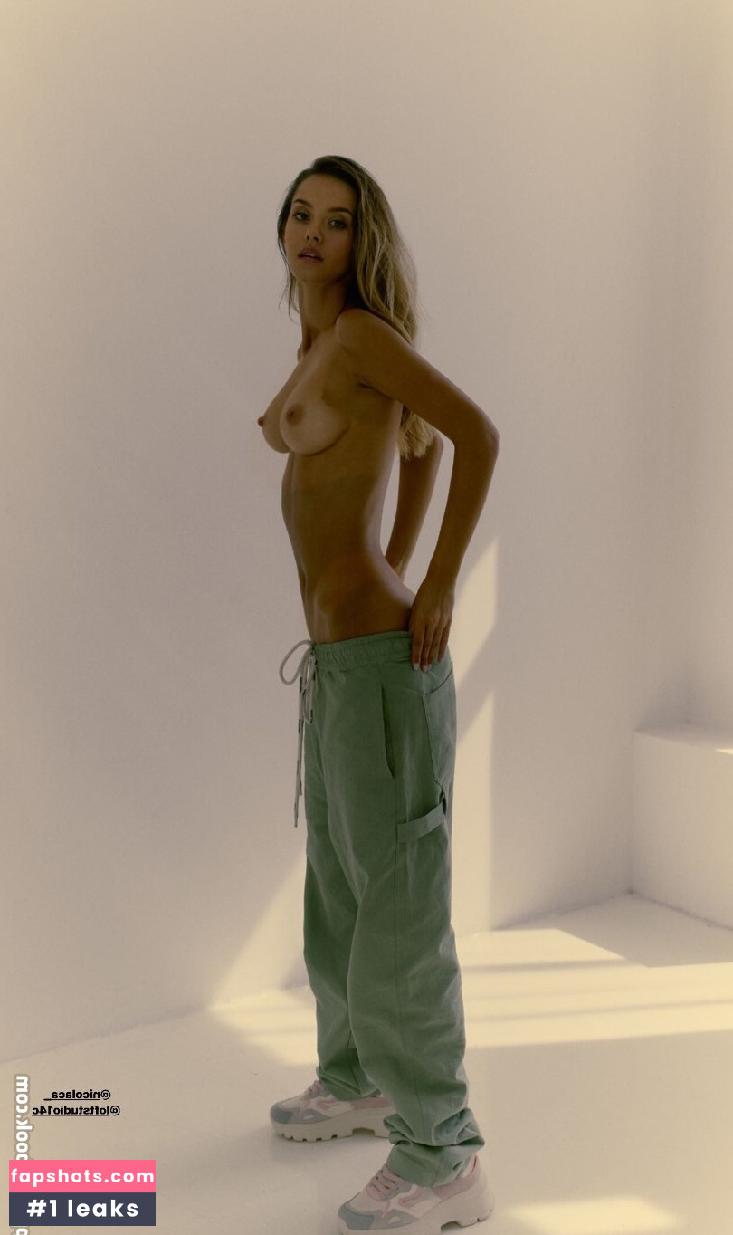 Nicola Cavanis gallery photo #375