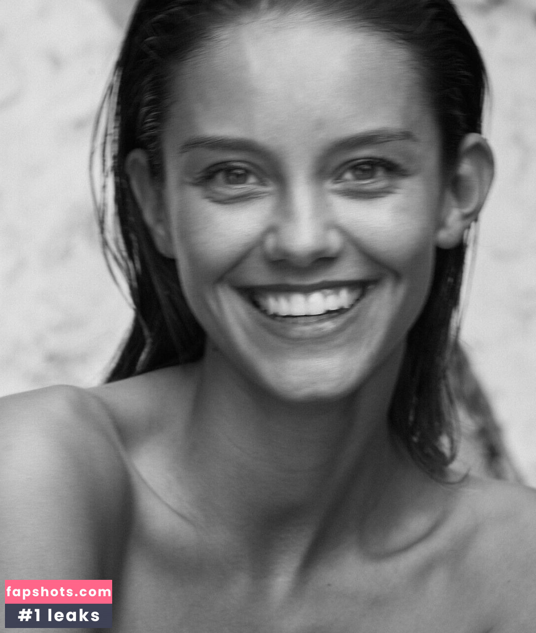 Nicola Cavanis gallery photo #407