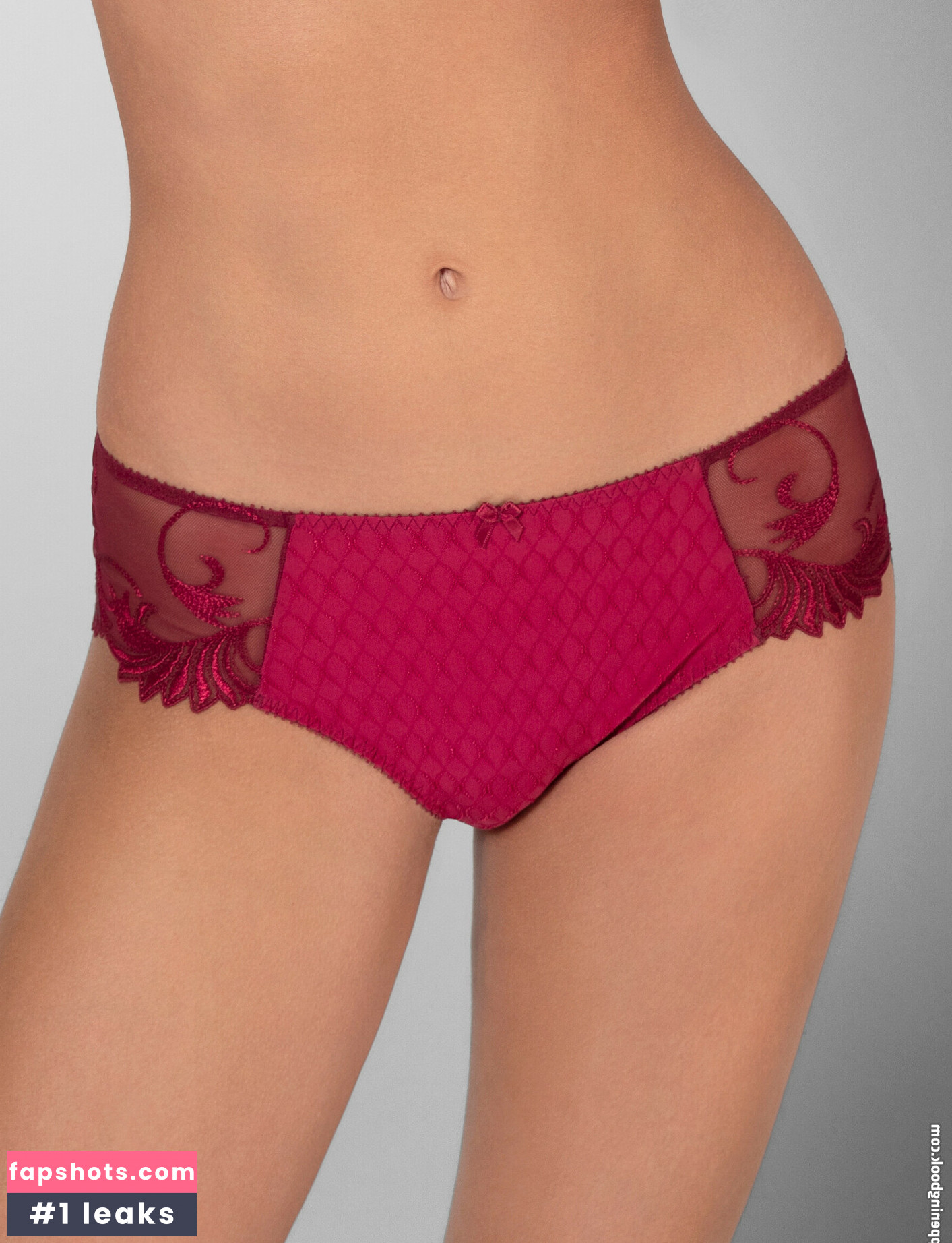 Nicola Cavanis gallery photo #452