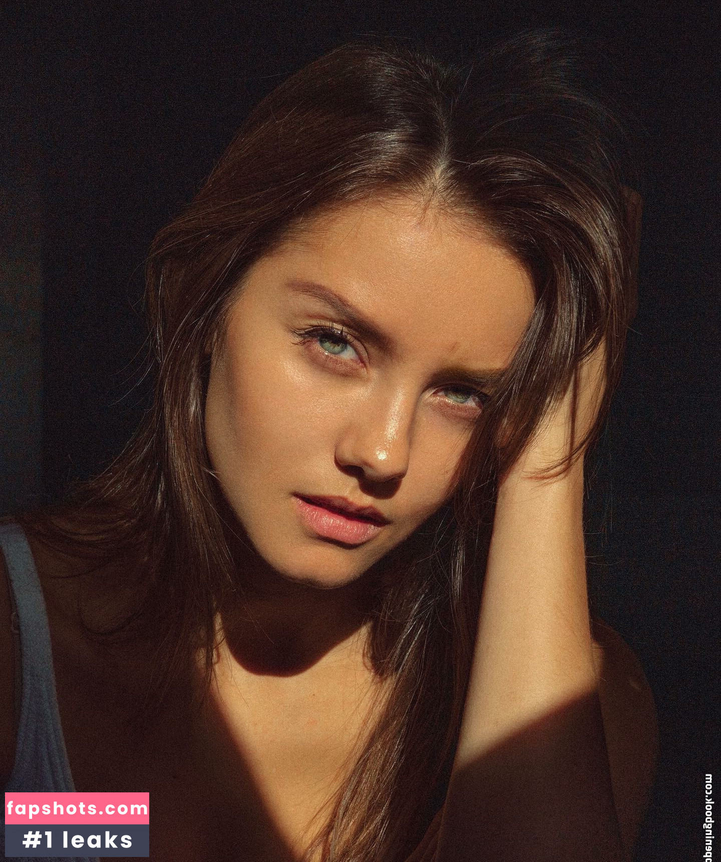 Nicola Cavanis gallery photo #598