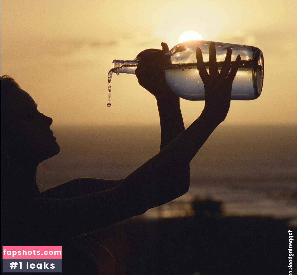 Nicola Cavanis Nahé úniky fotek pouze od fanoušků #64 - Fapshots