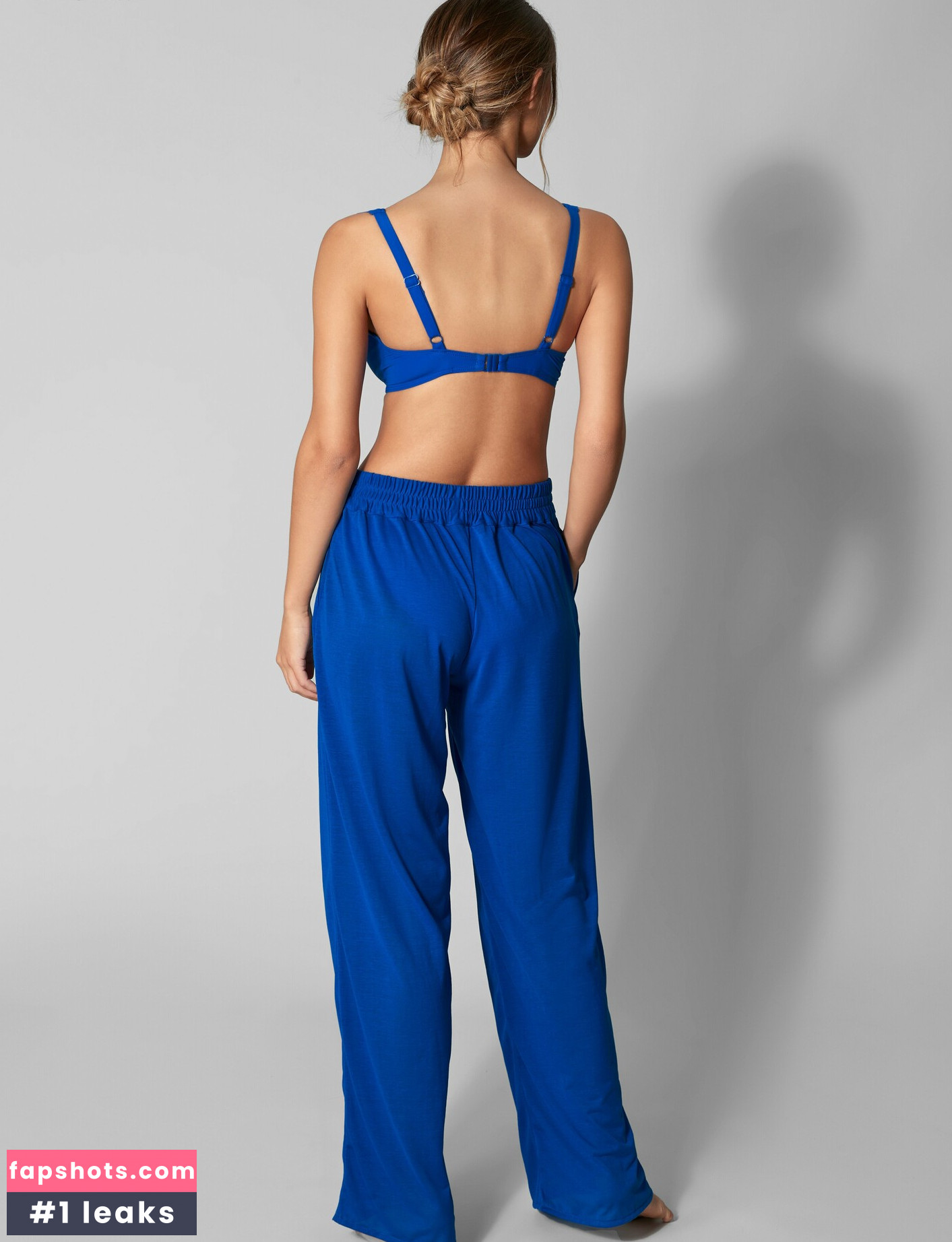 Nicola Cavanis gallery photo #850