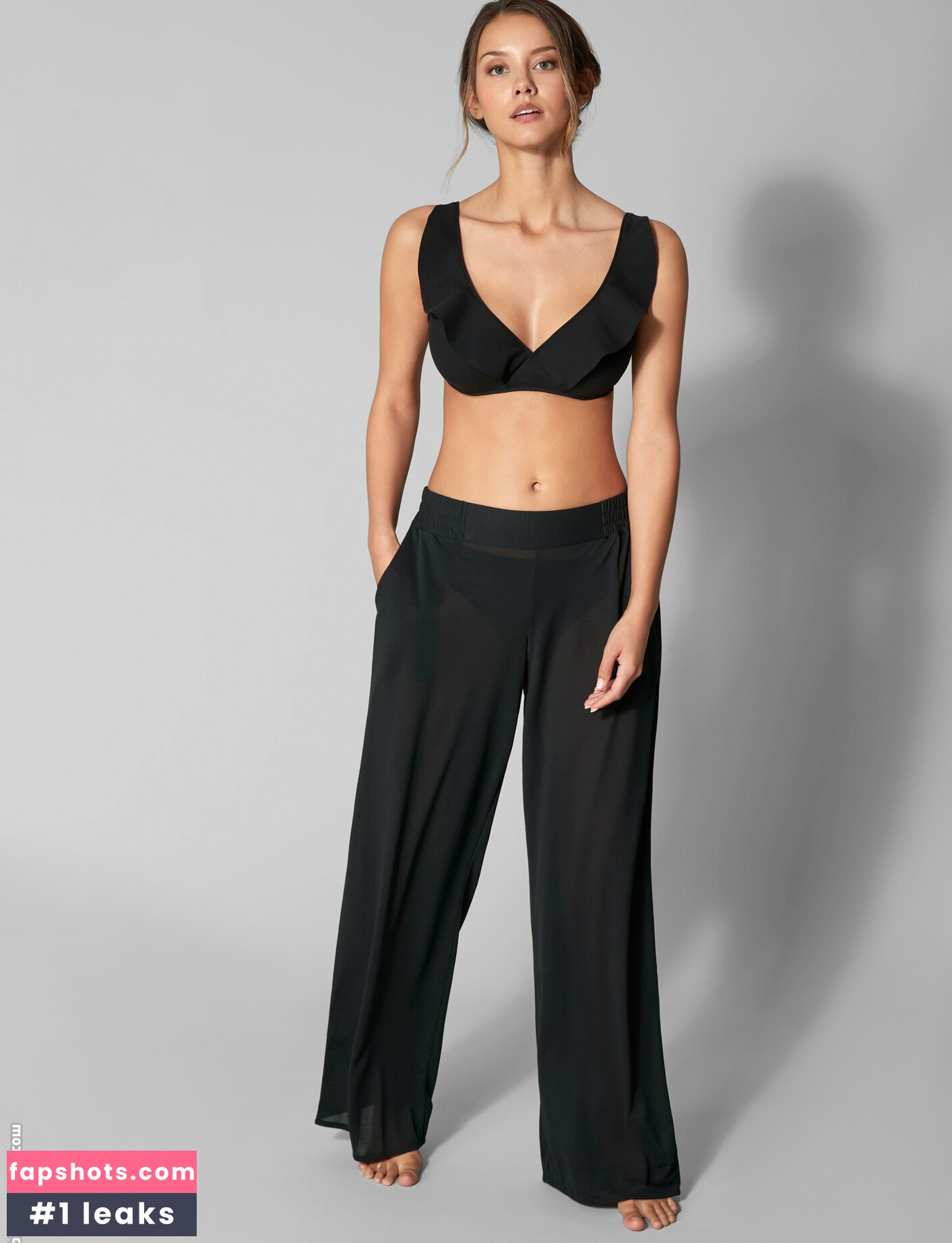 Nicola Cavanis gallery photo #861