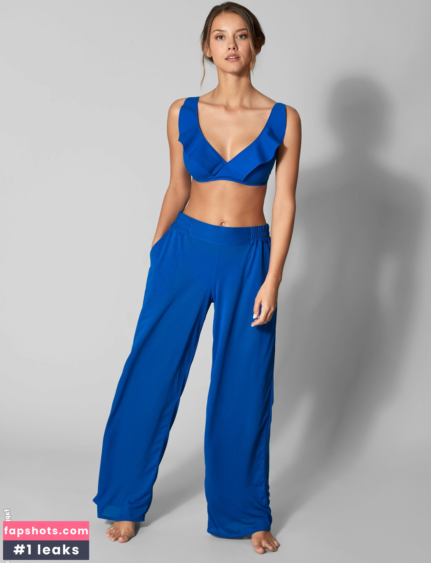 Nicola Cavanis gallery photo #862