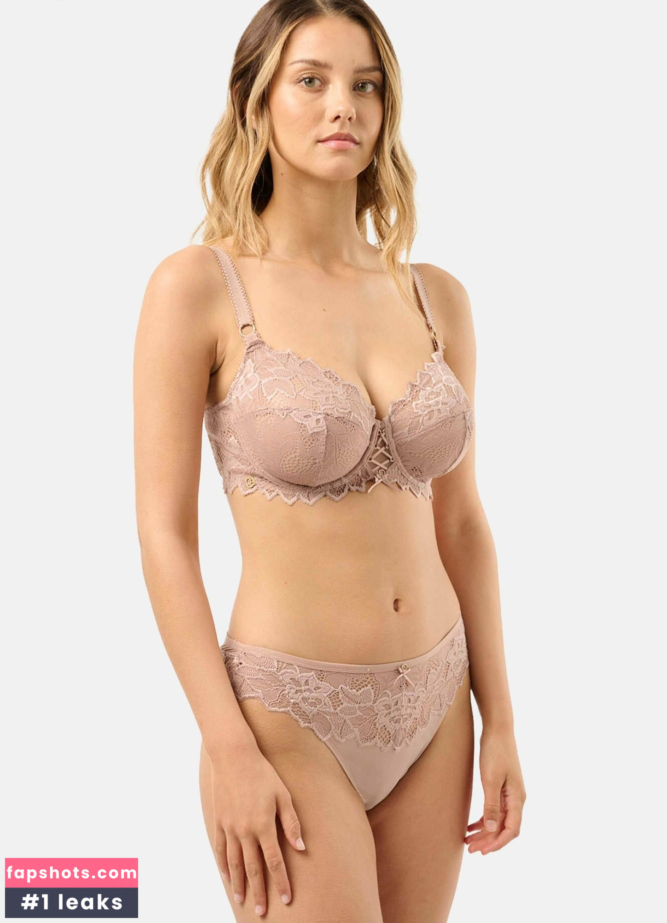 Nicola Cavanis gallery photo #911