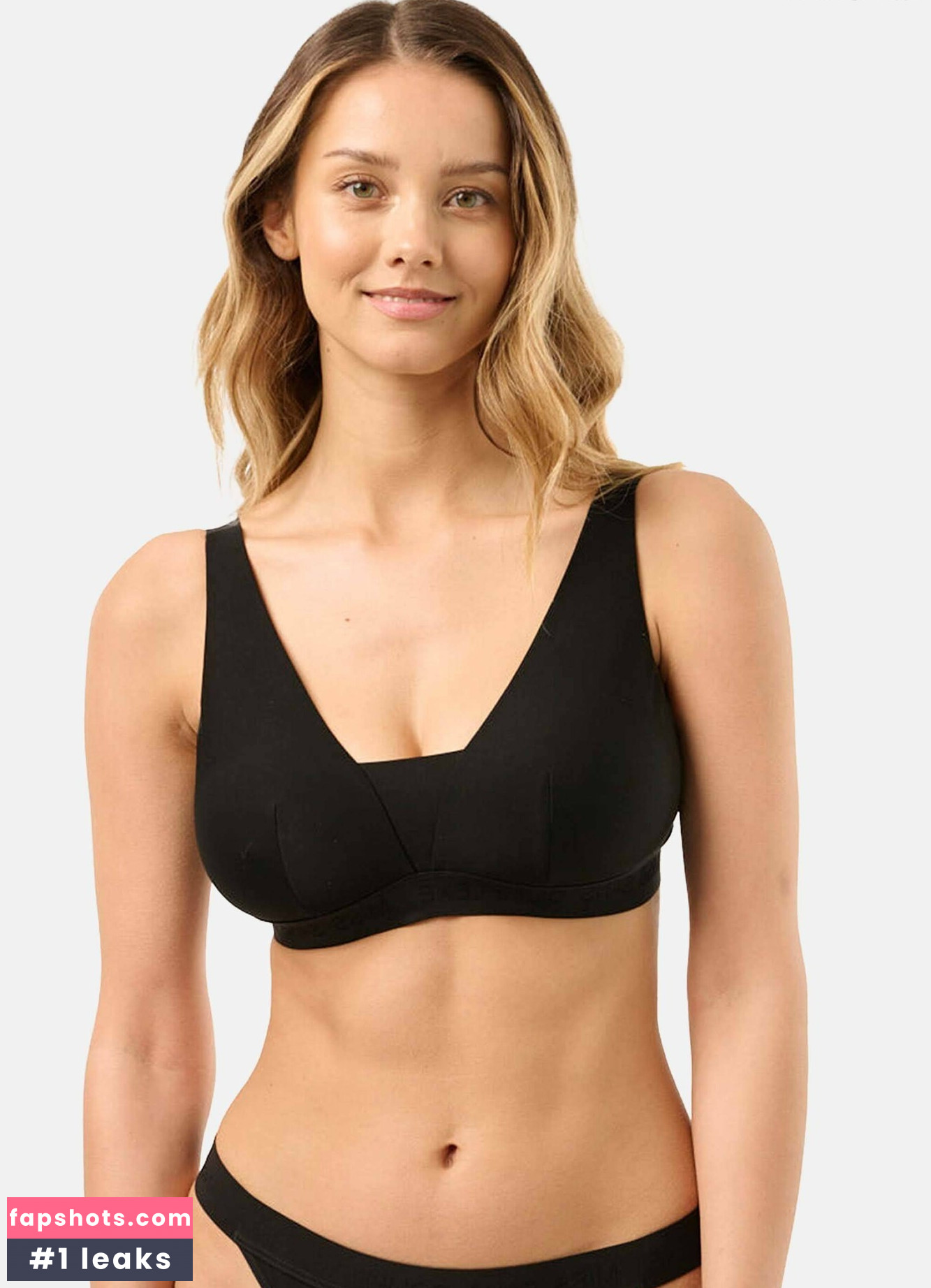 Nicola Cavanis gallery photo #914