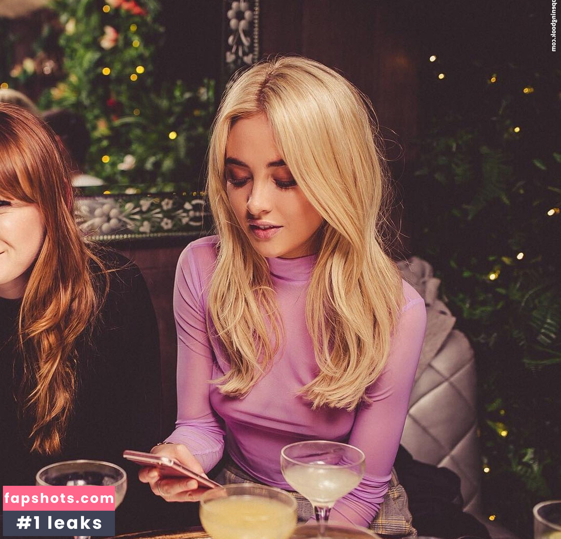 Nicola Hughes nude babe gallery