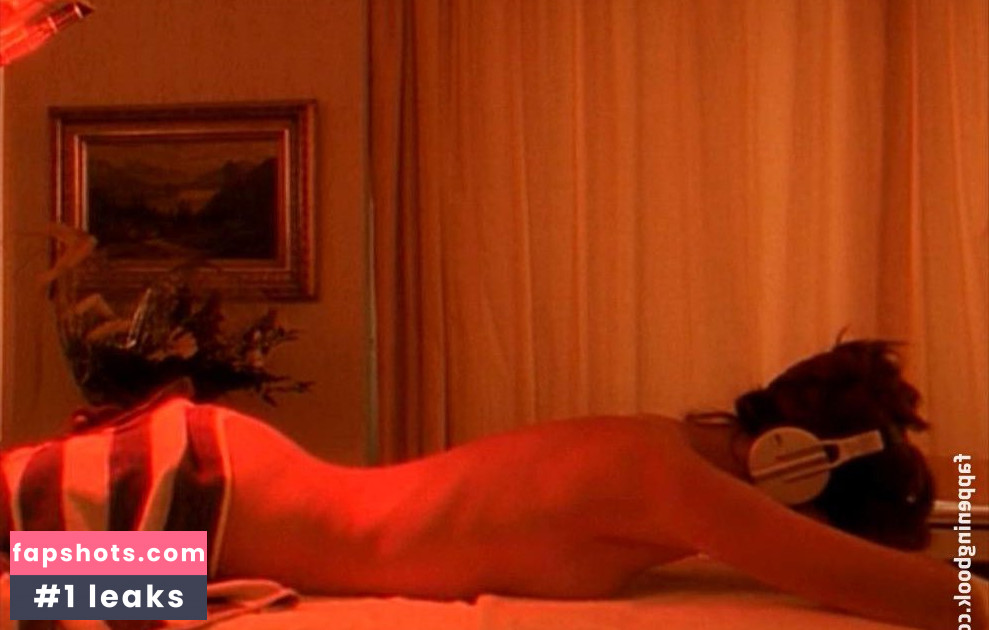 Nicola Ransom nude babe gallery