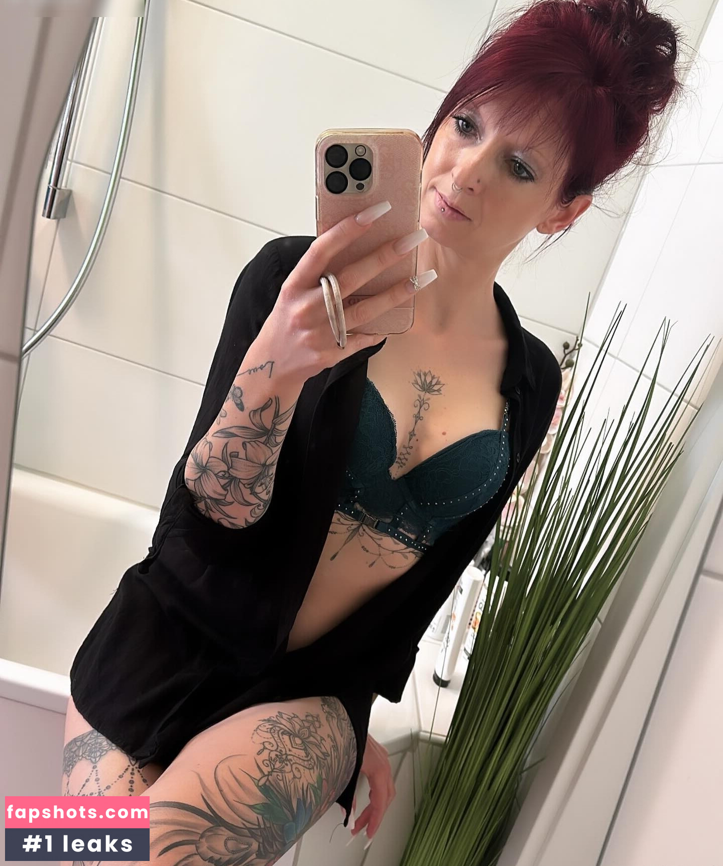 Nicole Anna gallery photo #16