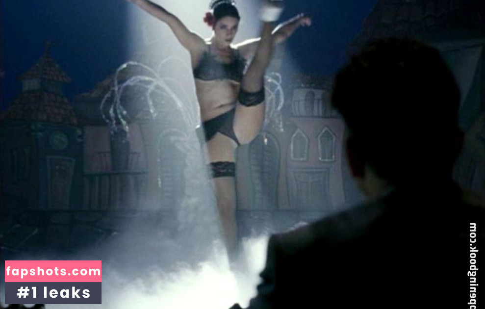 Nicole Bobek gallery photo #2