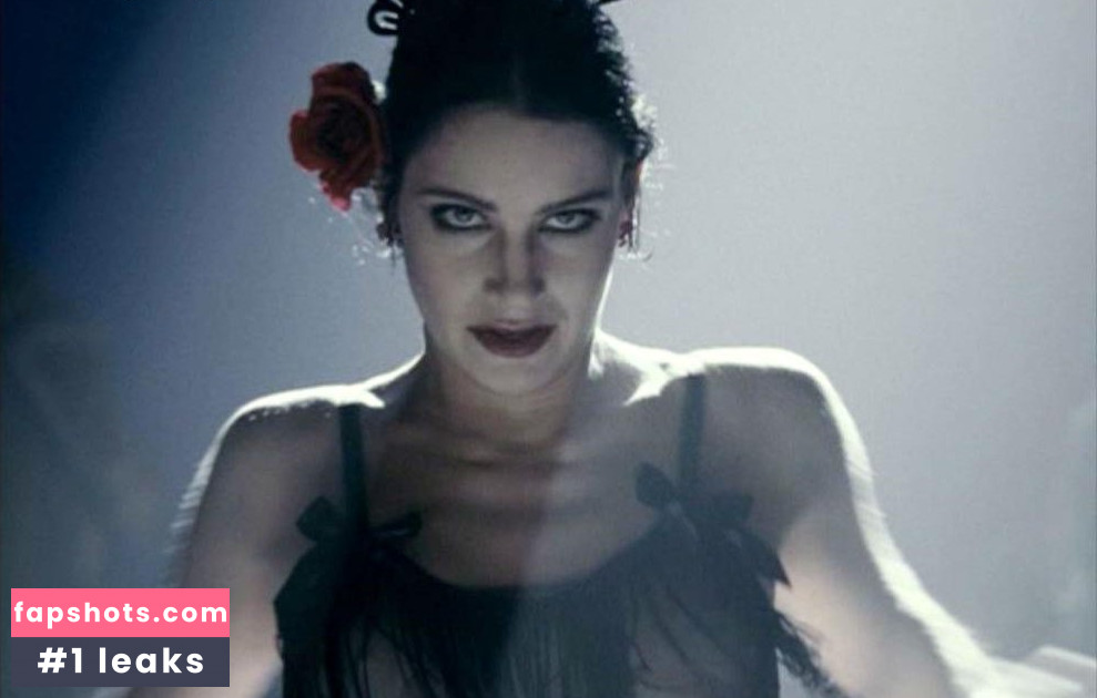 Nicole Bobek nude babe gallery