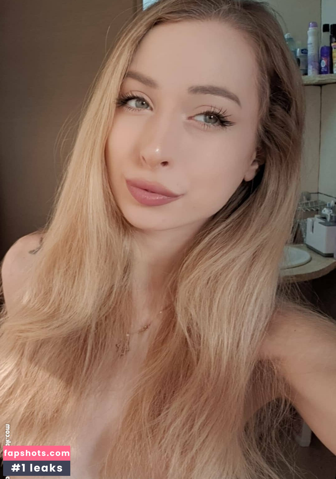 Nicole Brook gallery photo #10