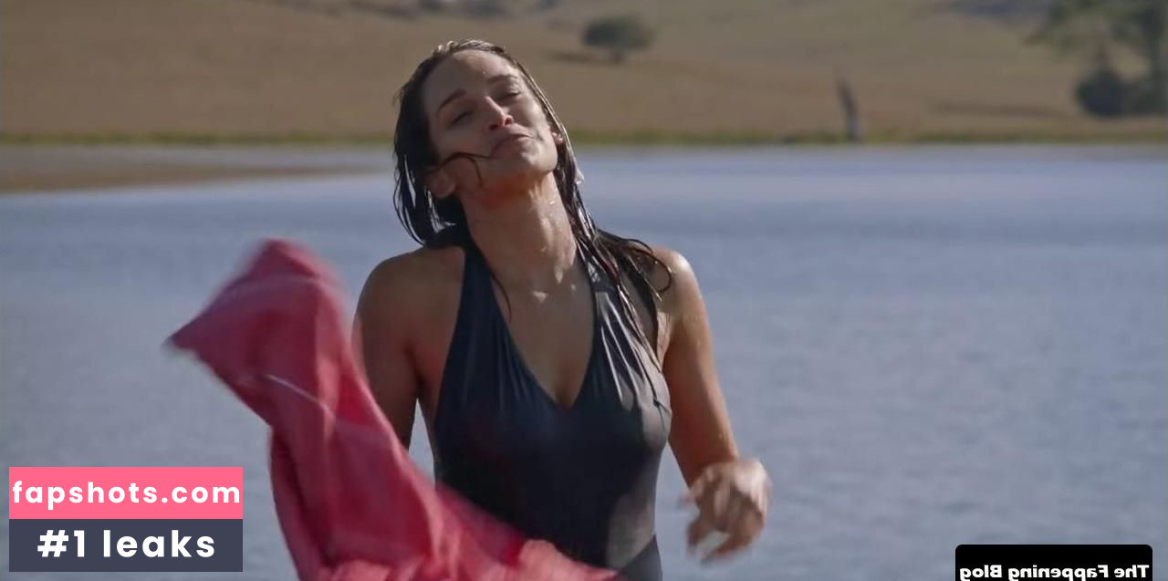 Nicole Da Silva gallery photo #8