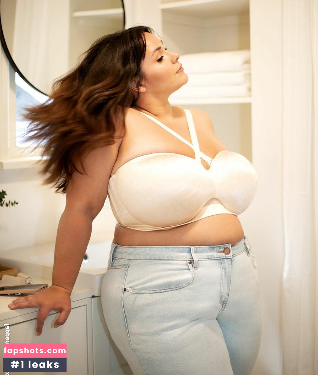 Nicole Denise Johansson gallery photo #20