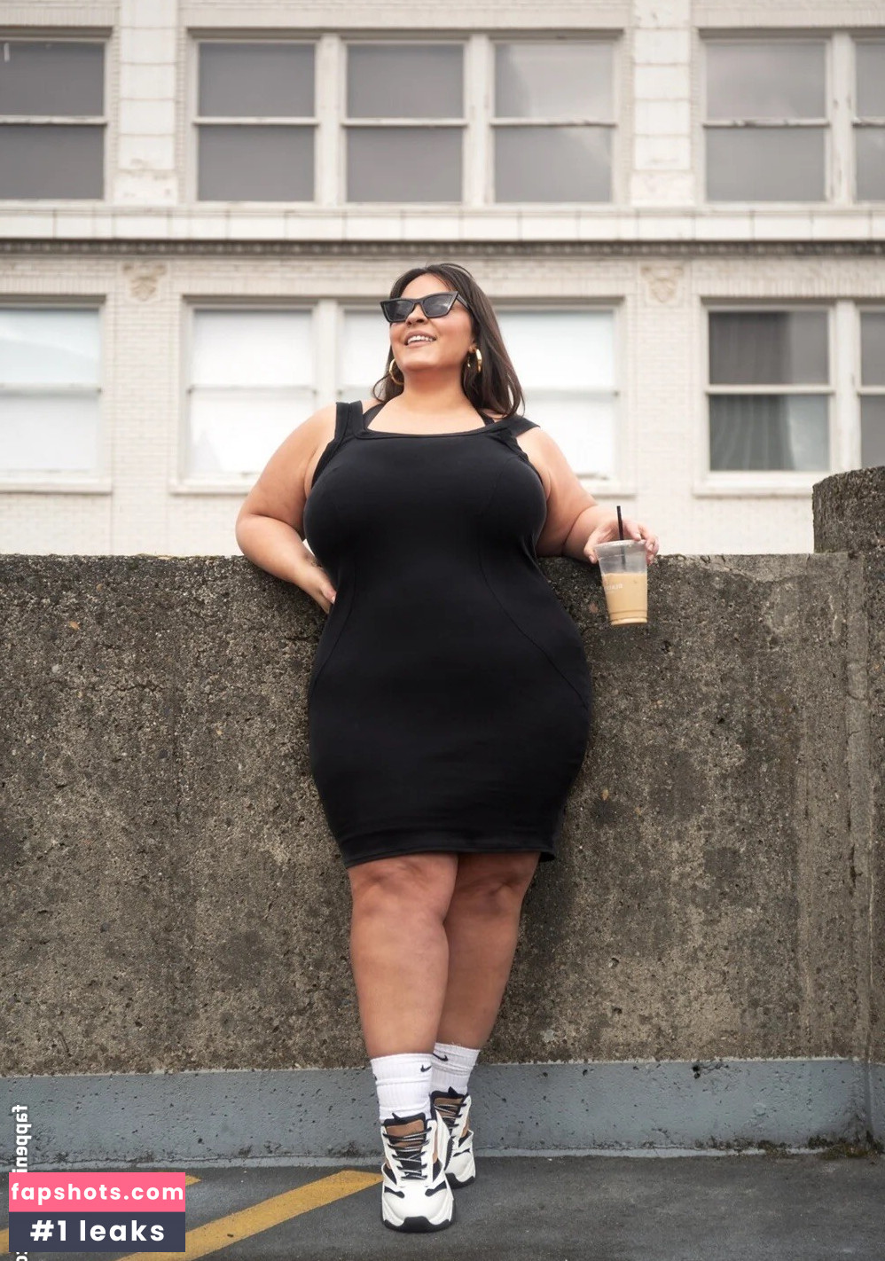 Nicole Denise Johansson gallery photo #31