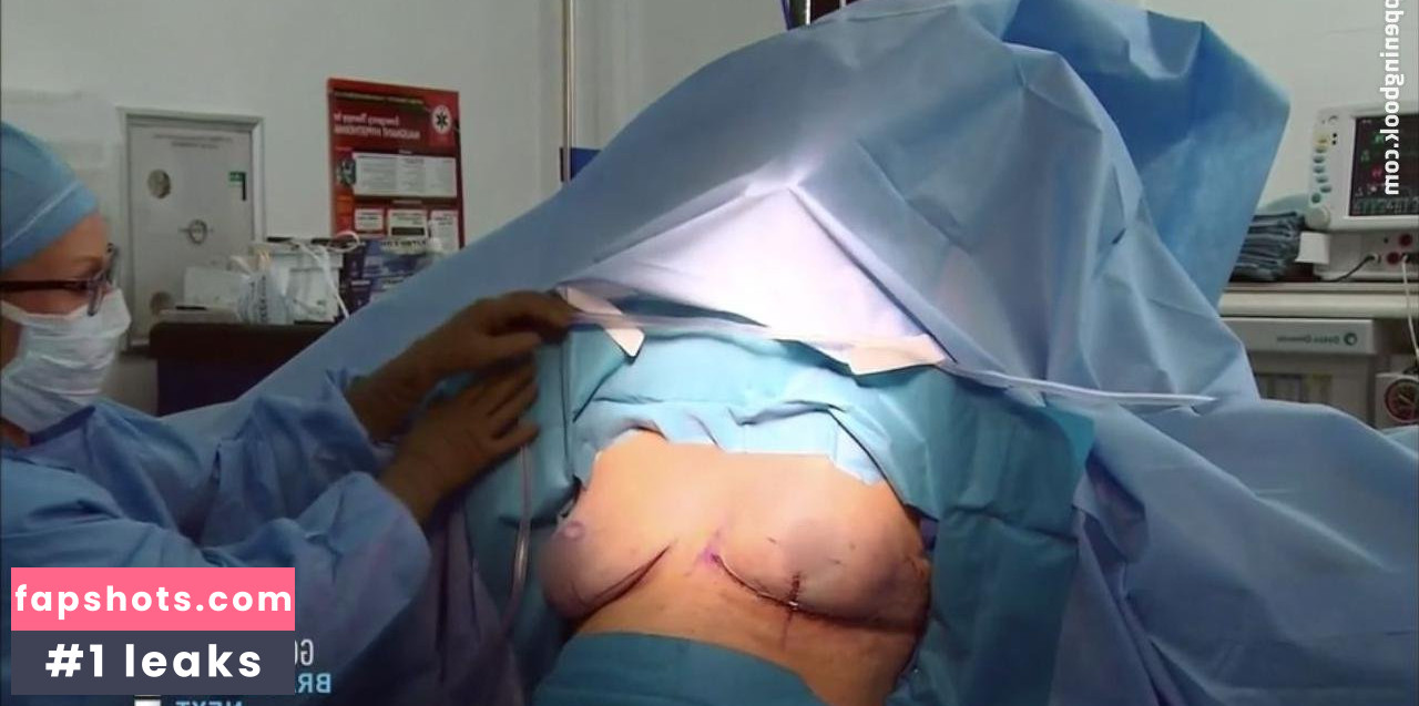 Nicole Eggert gallery photo #34