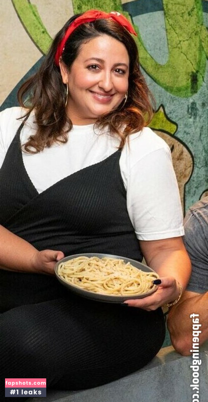 Nicole Enayati gallery photo #4