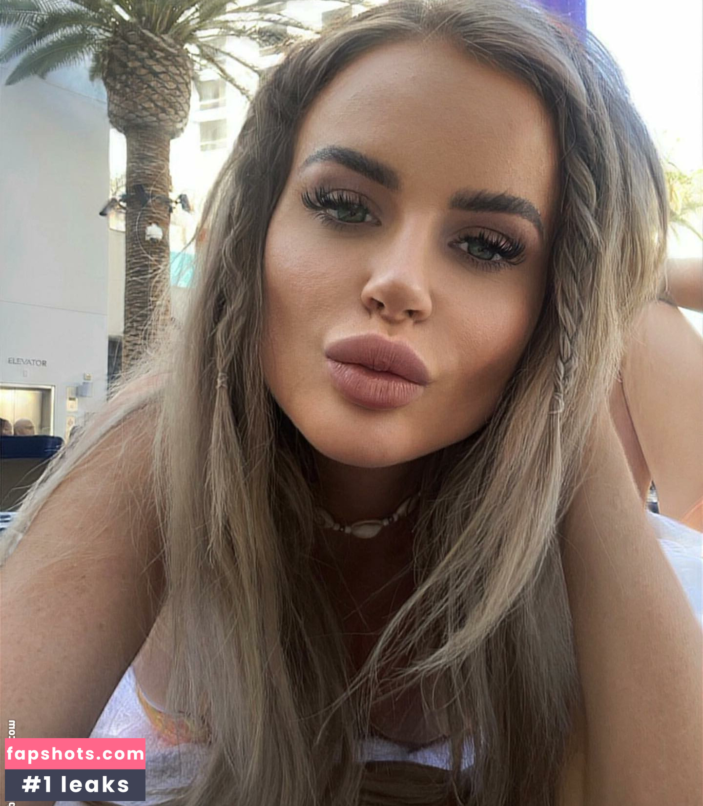 Nicole Farrell Filtración Desnuda OnlyFans Foto #37 - Fapshots