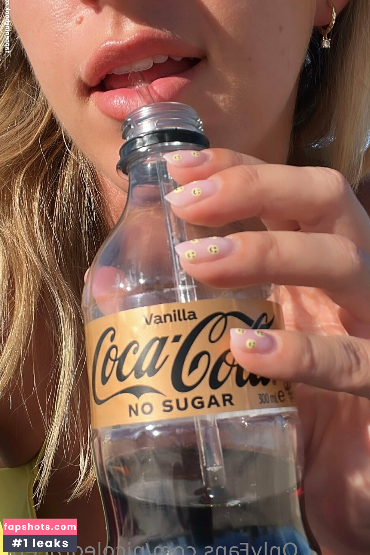 Nicole Grace gallery photo #28