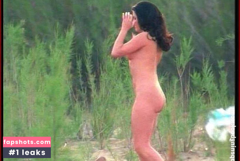 Nicole Leshelle gallery photo #4